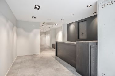 Commercial property in a prime location (approx. 76 m² + 10 m² basement)