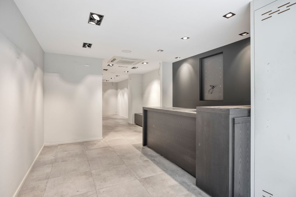 Commercial property in a prime location (approx. 76 m² + 10 m² basement)