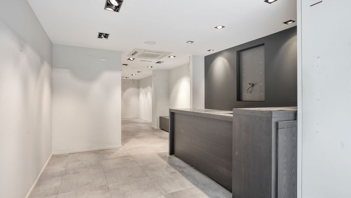 Commercial property in a prime location (approx. 76 m² + 10 m² basement)