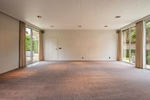 Uniek alleenstaand huis met diverse mogelijkheden te Izegem