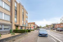 Handelszaak momenteel ingericht als appartement te koop!