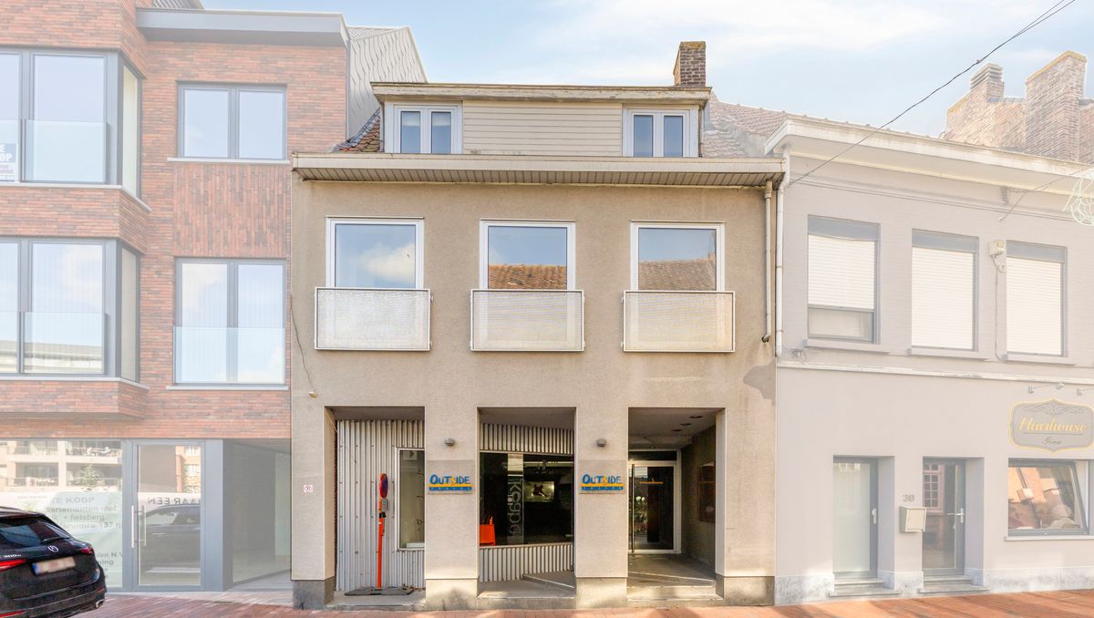 Commercieel pand met duplexappartement in de Gasthuisstraat!