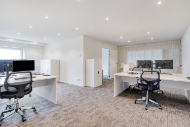 Kantoor van ca. 85m² met diensten in Intraxie te Rumbeke