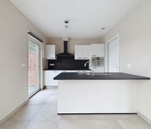 Nieuwbouwwoning met 4 slaapkamers in Ruiselede