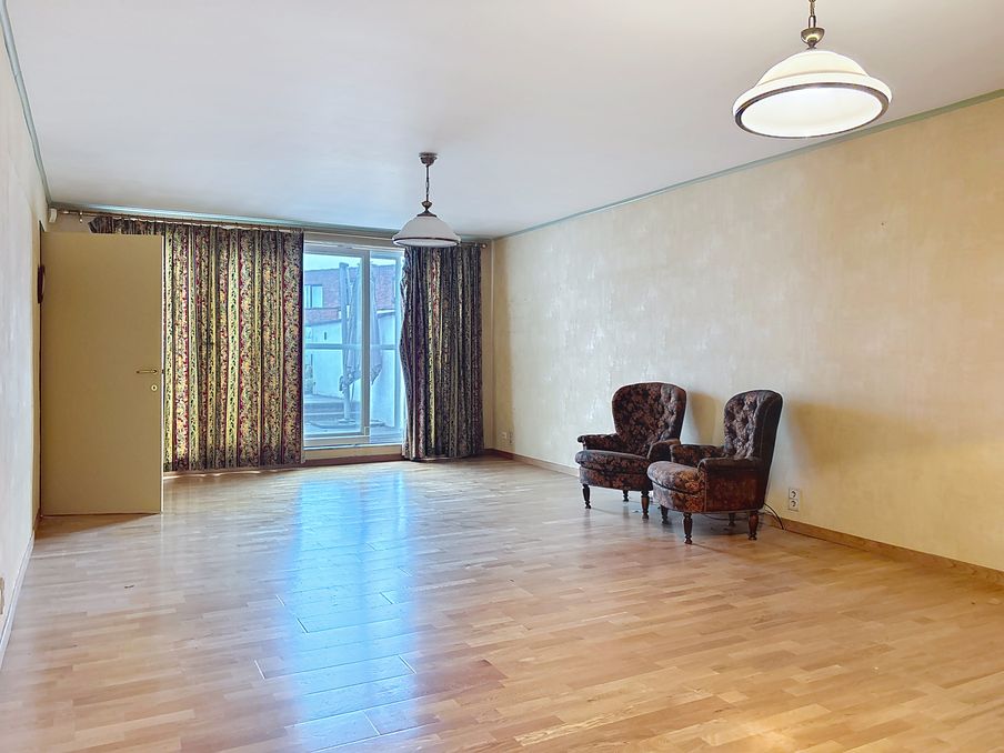 Huis (230m²) met 5 slaapkamers en groot terras te Deurne
