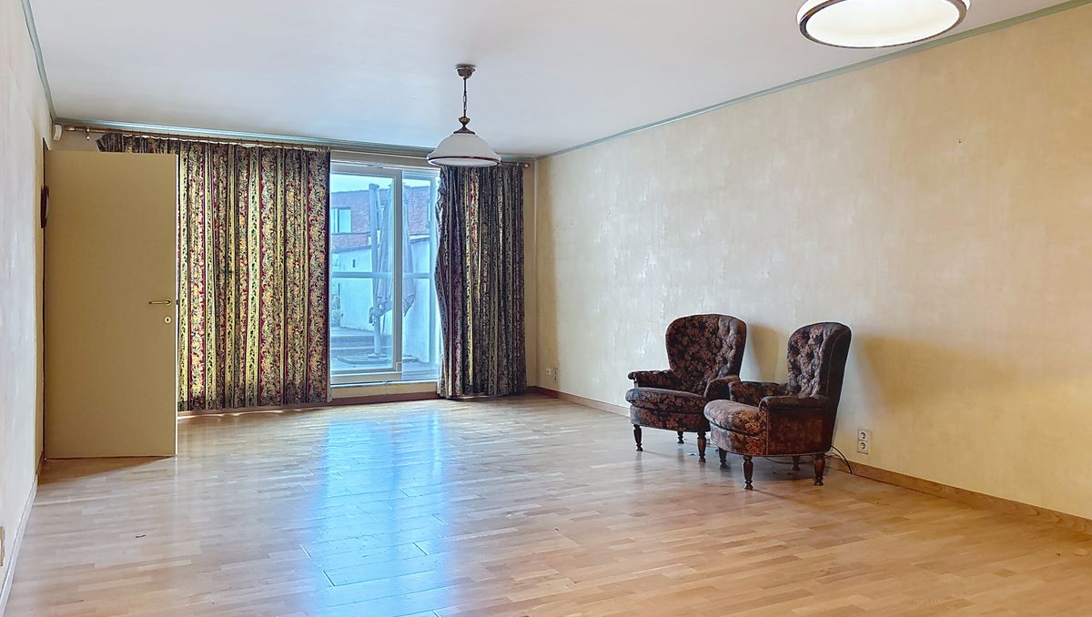 Huis (230m²) met 5 slaapkamers en groot terras te Deurne