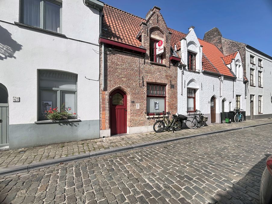 Gezellige woning met drie slaapkamers te huur in centrum Brugge