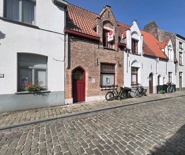 Gezellige woning met drie slaapkamers te huur in centrum Brugge
