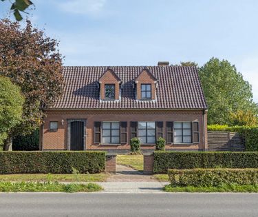 Ruime open bebouwing in Zomergem te koop