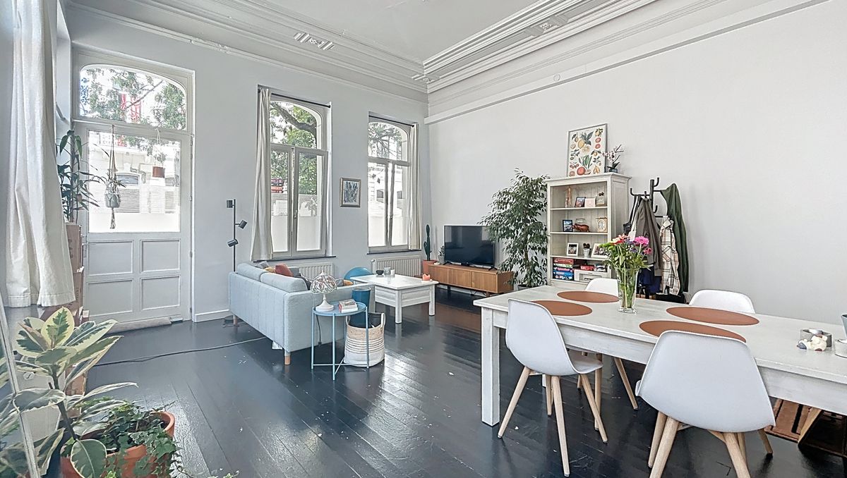 Stijlvol hoekappartement te huur in Kortrijk centrum