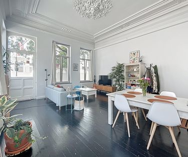 Stijlvol hoekappartement te huur in Kortrijk centrum