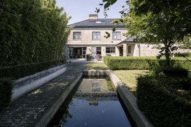 Exceptional villa with practice or office in Koolskamp