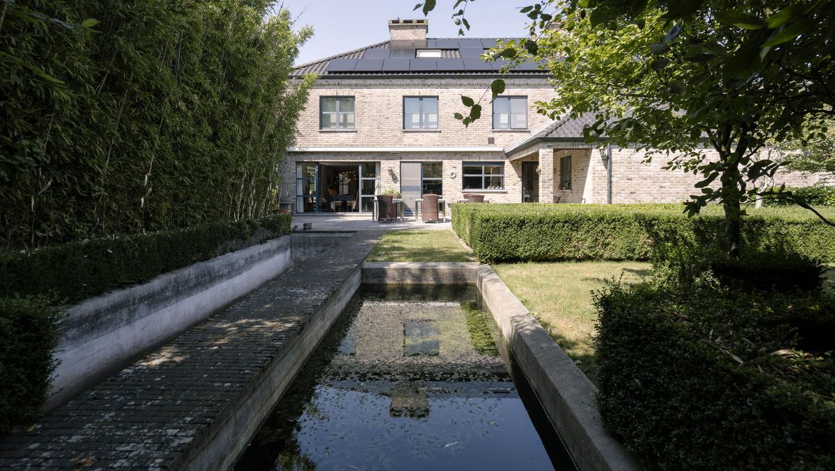 Exceptional villa with practice or office in Koolskamp
