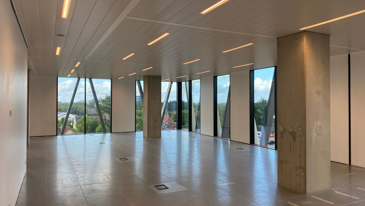 Nieuwbouw kantoor in Westwing Toren te Roeselare