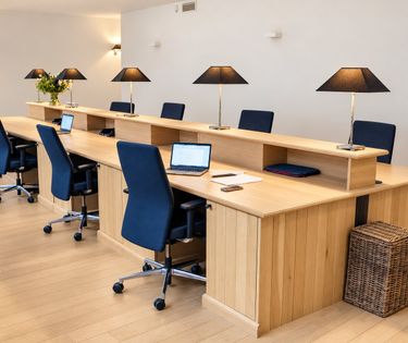 Gemeubeld kantoor (8 werkplekken) te huur in centrum Gent