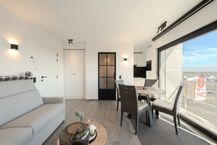 Prachtige studio met zuidgericht terras en weids uitzicht!