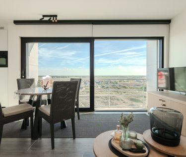 Prachtige studio met zuidgericht terras en weids uitzicht!