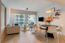 Gerenoveerd appartement met 1 slaapkamer en terras in De Panne