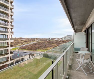 Gerenoveerd appartement met 1 slaapkamer en terras in De Panne