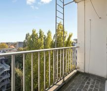 Op te frissen studio met terras te koop in Antwerpen centrum