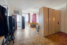 Op te frissen studio met terras te koop in Antwerpen centrum