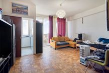 Op te frissen studio met terras te koop in Antwerpen centrum