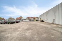 Bedrijfsterrein van ca. 6.860m² langs invalsweg in Roesealre