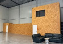 Ruime opslagloods (162 m²) te huur in Nieuwpoort