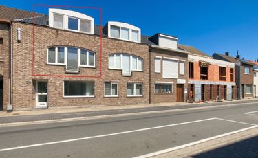 Duplex met terras en autostaanplaats te koop in Burcht