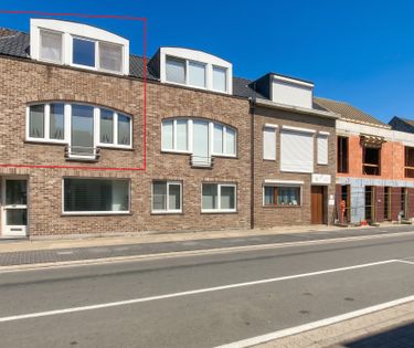 Duplex met terras en autostaanplaats te koop in Burcht