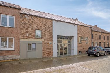 Karaktervol handelspand met woonmogelijkheden op 2.887 m²