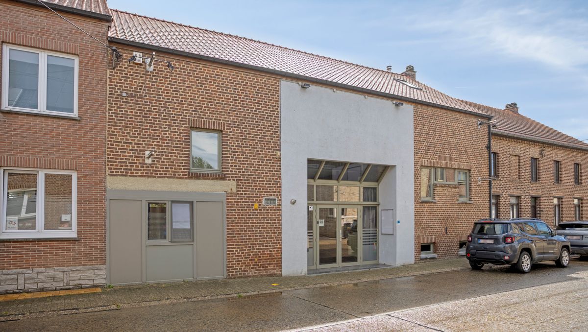 Karaktervol handelspand met woonmogelijkheden op 2.887 m²