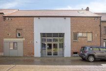 Karaktervol handelspand met woonmogelijkheden op 2.887 m²