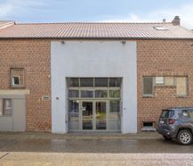 Karaktervol handelspand met woonmogelijkheden op 2.887 m²
