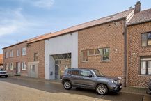 Karaktervol handelspand met woonmogelijkheden op 2.887 m²