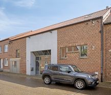 Karaktervol handelspand met woonmogelijkheden op 2.887 m²