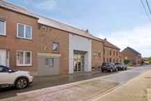 Karaktervol handelspand met woonmogelijkheden op 2.887 m²
