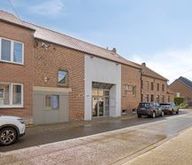 Karaktervol handelspand met woonmogelijkheden op 2.887 m²