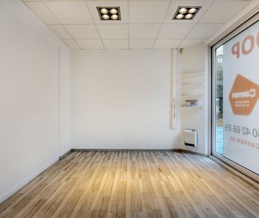 Propriété commerciale prête à emménager (101 m²) sur Manitoba Square
