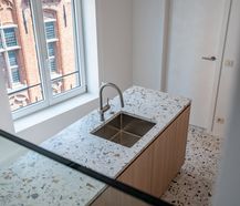 Lichtrijk en stijlvol appartement aan de markt van Brugge te huur