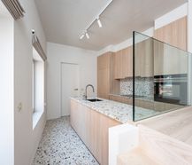 Lichtrijk en stijlvol appartement aan de markt van Brugge te huur