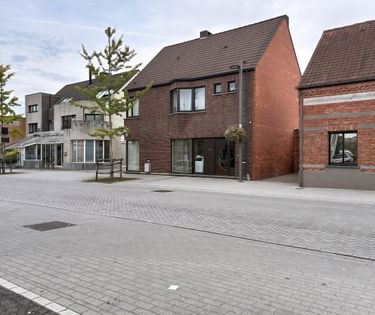 Handelspand/kantoorruimte te huur in centrum Kasterlee.