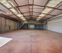 Immobilier commercial, entrepôt, duplex et terrain à Tienen