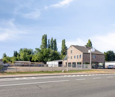 Immobilier commercial, entrepôt, duplex et terrain à Tienen
