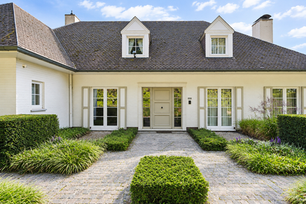 Villa te koop Deerlijk
