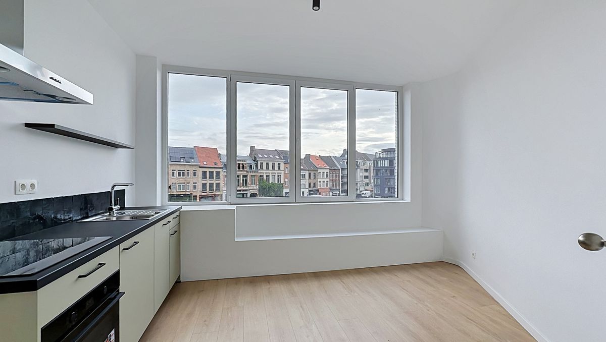 Lichtrijke studio op toplocatie aan de Leiekaai in Gent