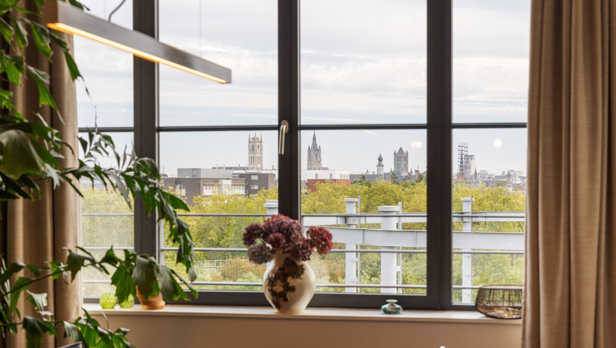 Luxe appartement met zicht op de torens te koop te Gent