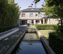 Uitzonderlijke villa met praktijk of kantoor in Ardooie