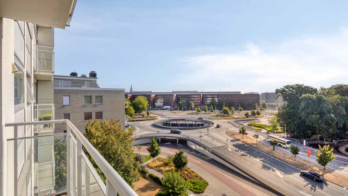 Ruim lichtrijk appartement met garage nabij centrum Brugge