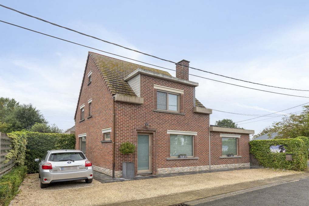 Ruime woning te koop in Oekene